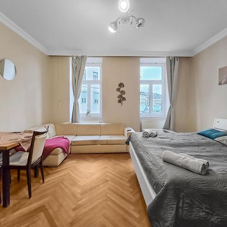 King-Size Comfort In Three Bedrooms Bécs Kültér fotó
